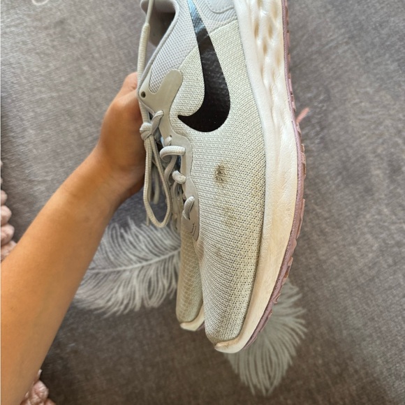 Nike running shoes - Picture 4 of 5